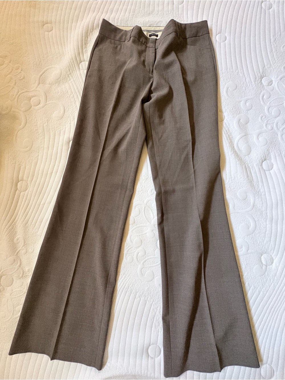 Express Classic women’s Dress Pants in Brown - Tailored Fit